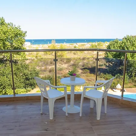 Amfibia Complex ساني بيتش