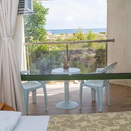 Amfibia Complex 3* Sluneční pobřeží