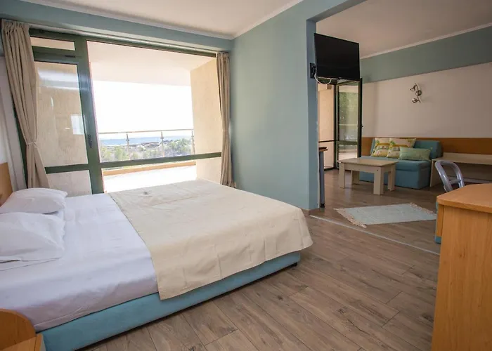 Amfibia Complex ホテル サニービーチ