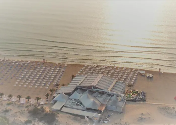 Amfibia Complex Szálloda 3*