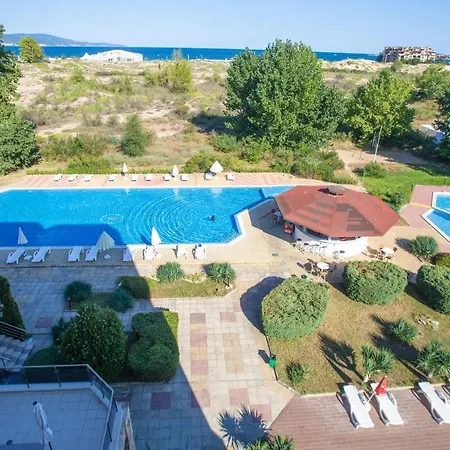 Amfibia Complex 3*