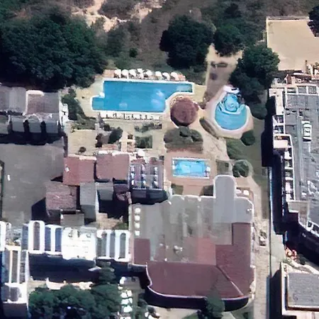 Amfibia Complex